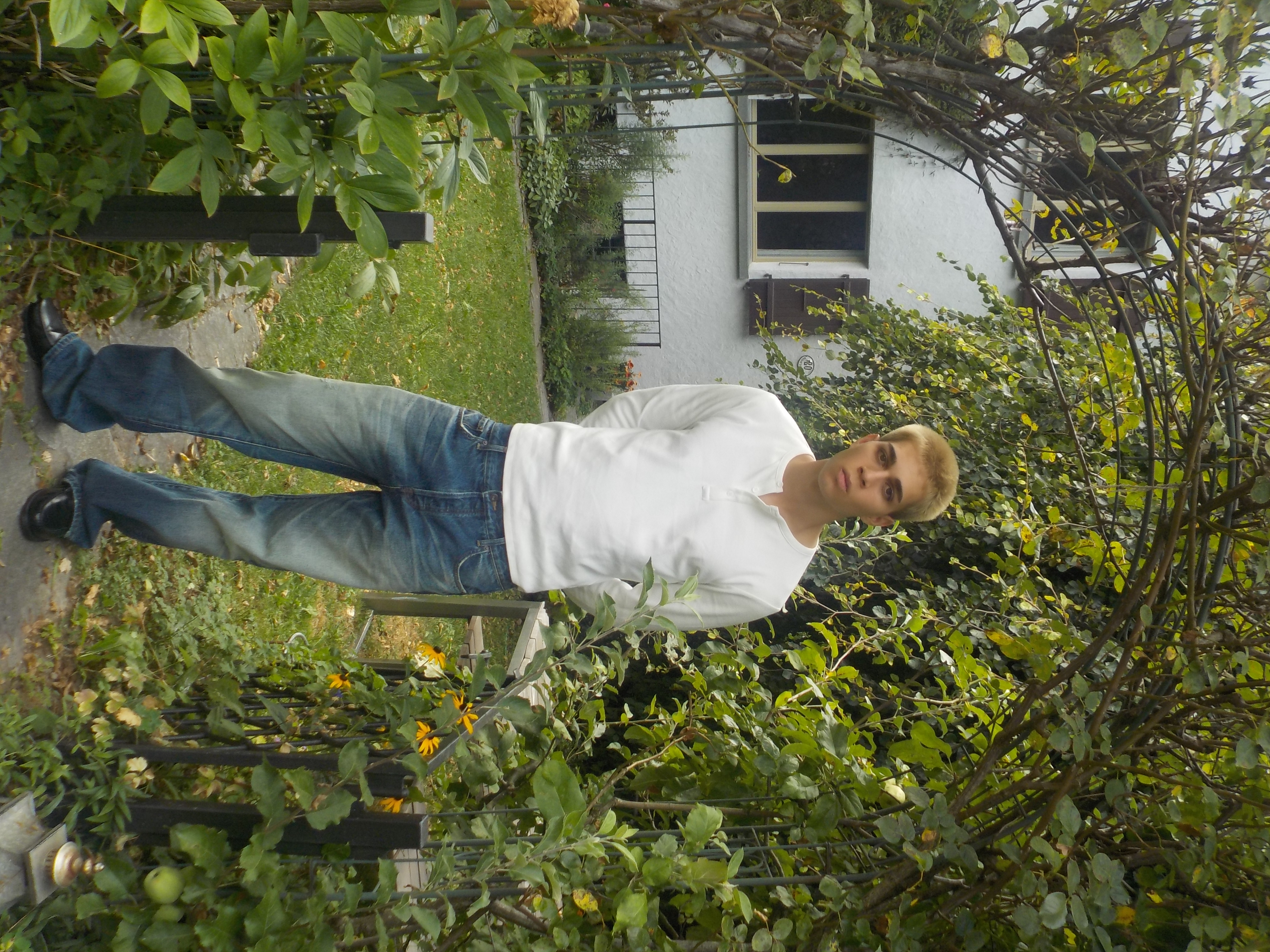 Nicolás Rüssi, Model, Ebikon